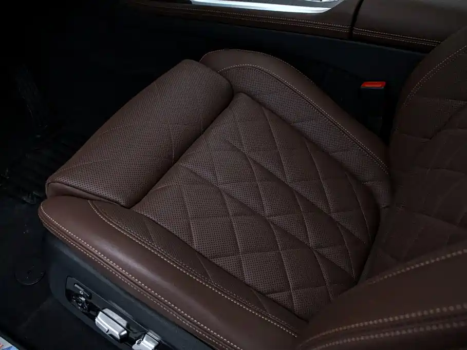 BMW X7 2023 xDrive40i Leading Luxury Package
