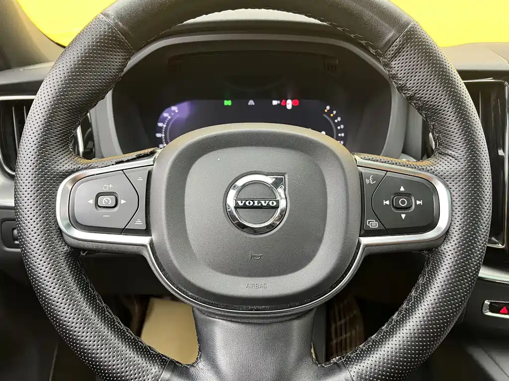 Volvo XC60 2022 B5 AWD Intelligent Comfort Luxury Edition