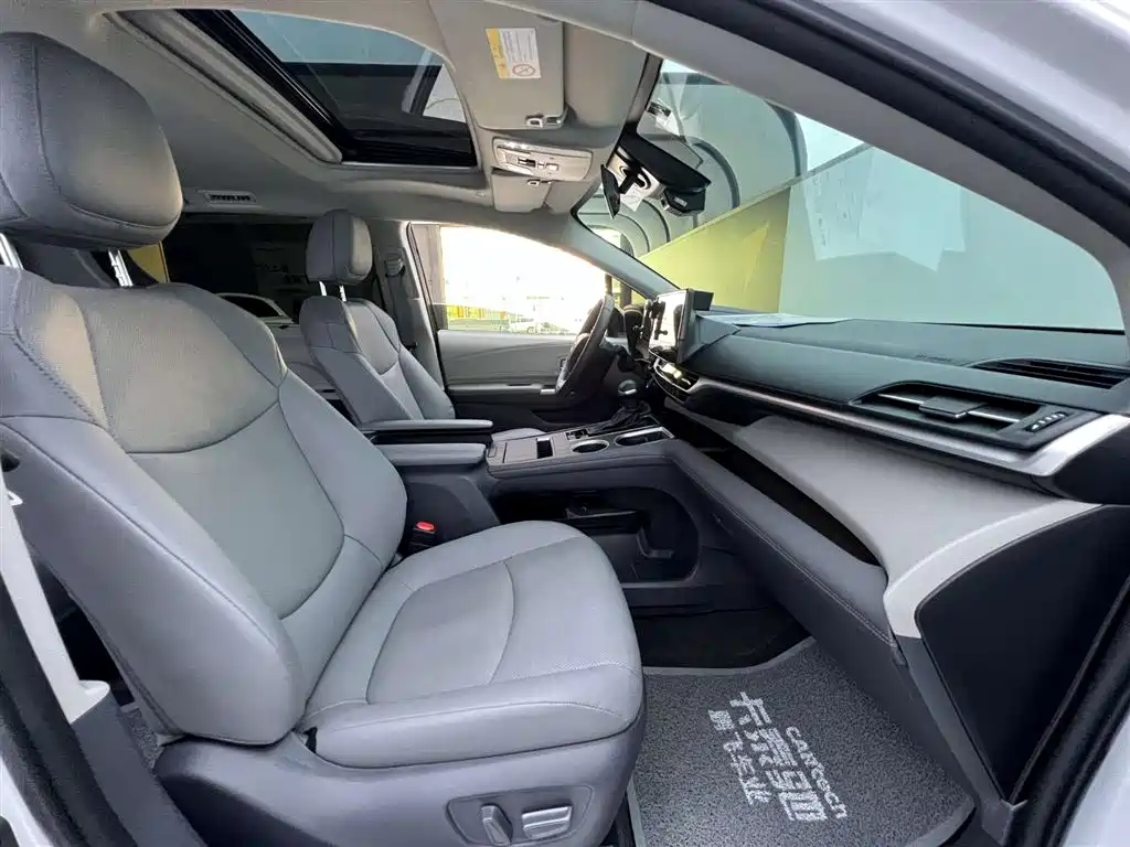 Gravita 2023 2.5L Hybrid Prestige PLUS Edition