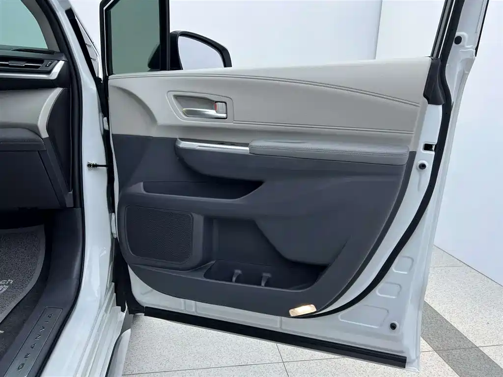Gravita 2023 2.5L Hybrid Prestige PLUS Edition
