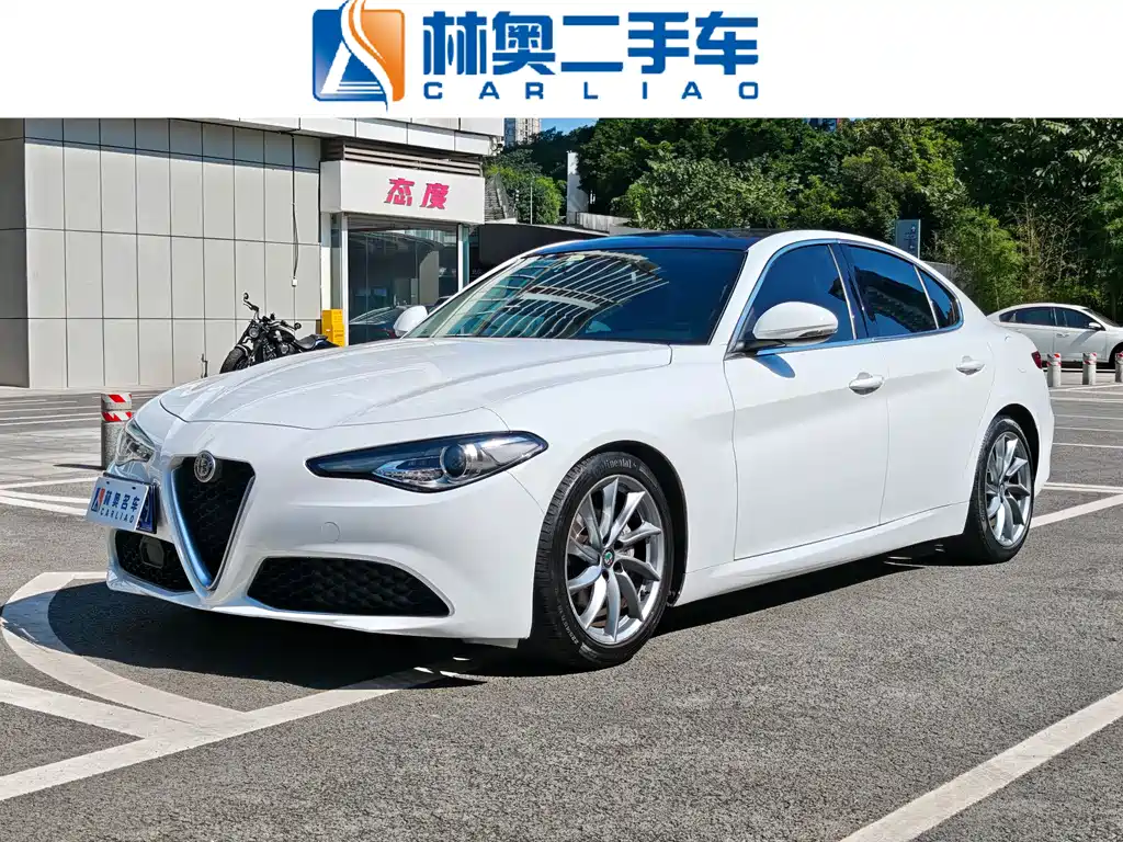 Giulia 2017 2.0T 200HP Luxury Edition