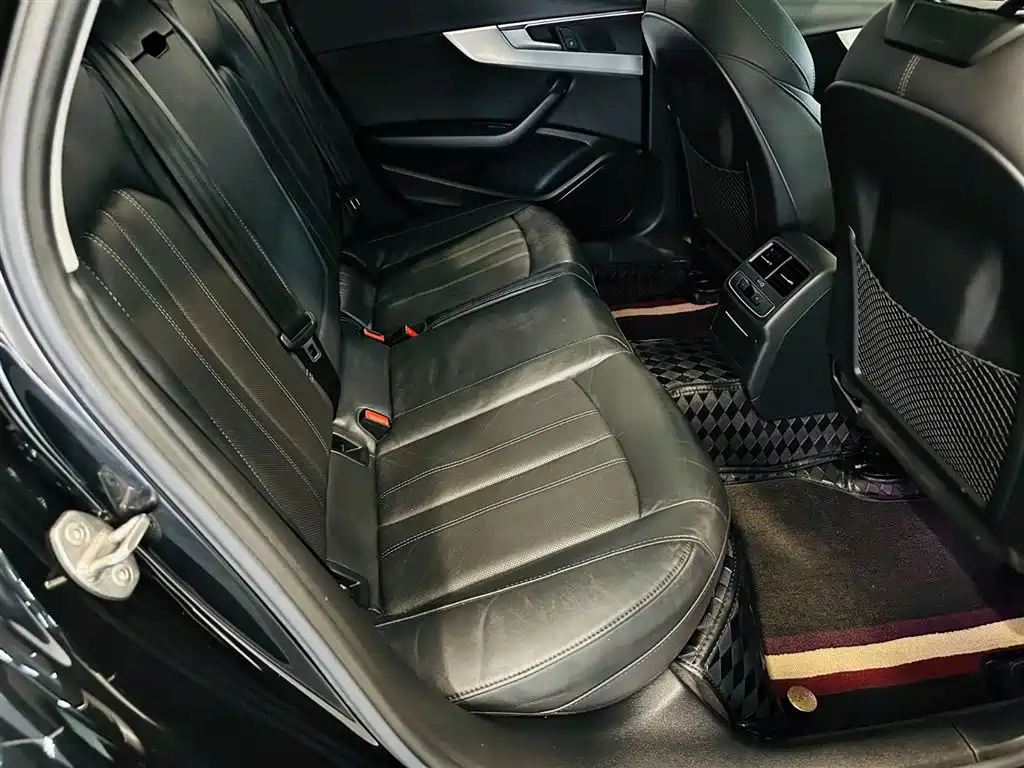 Audi A4L 2022 40 TFSI Luxury Dynamic Edition