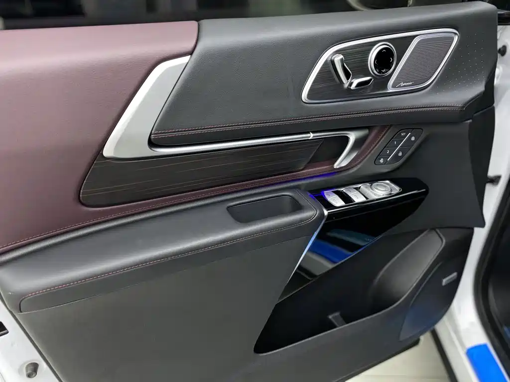 2023 Century 2.0T Six-Seater Yunshe Version