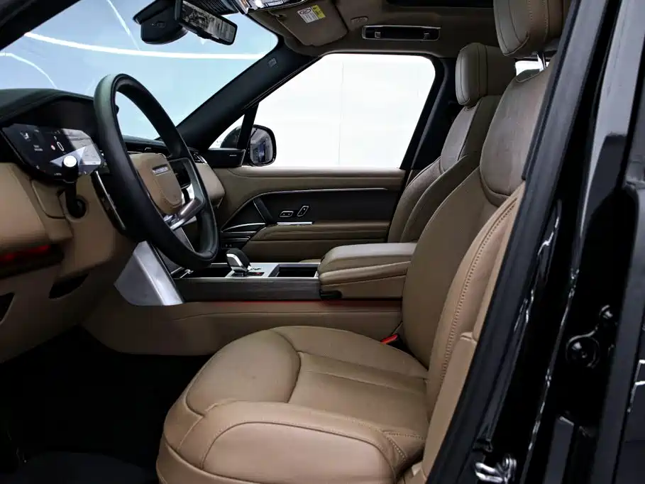 Range Rover 2025 Edition 3.0 L6 400PS Grand Extended Version