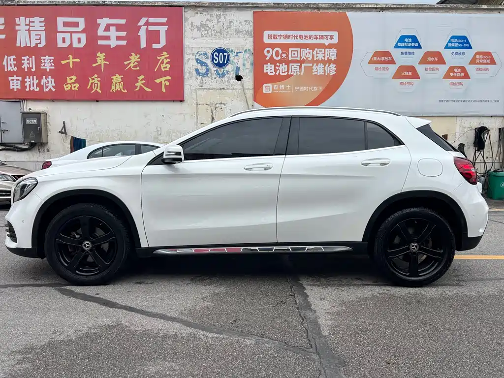 Mercedes-Benz GLA 2019 GLA 200 Fashion Edition