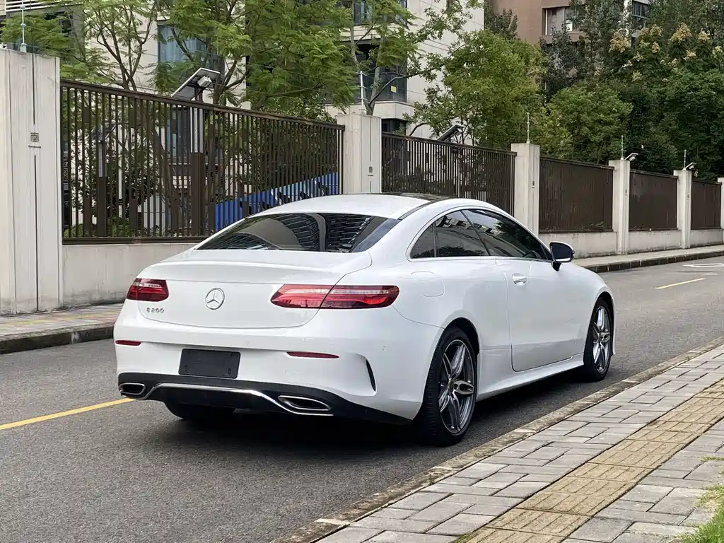 Mercedes-Benz E-Class (Import) 2017 E 200 Coupe