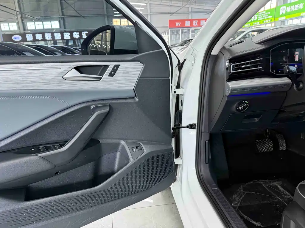 2023 Volkswagen Sagitar 280 TSI DSG Ultimate Plus Edition