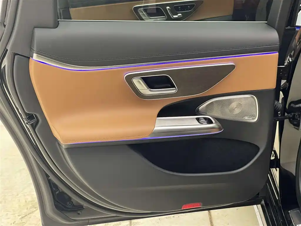 Mercedes-Benz E-Class 2024 E 300 L Fashion Edition