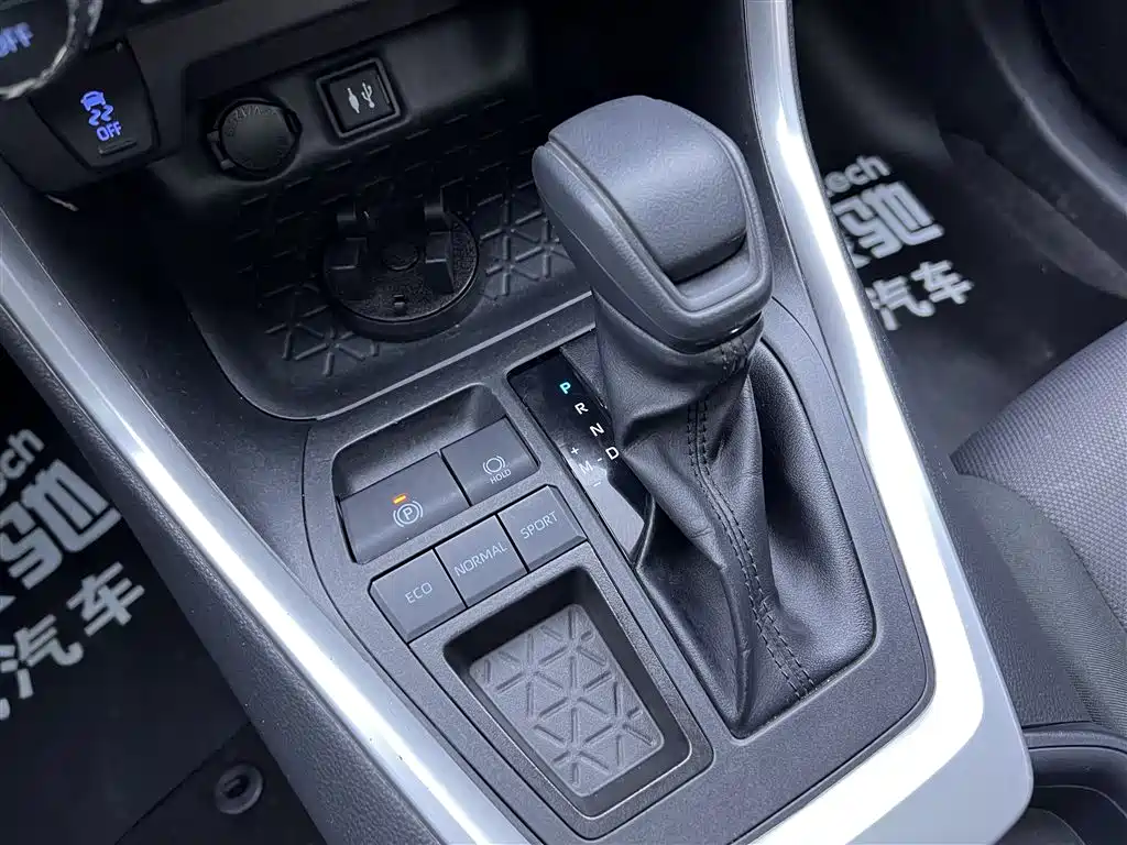 RAV4 2022 2.0L CVT Two-Wheel Drive Fashion Edition