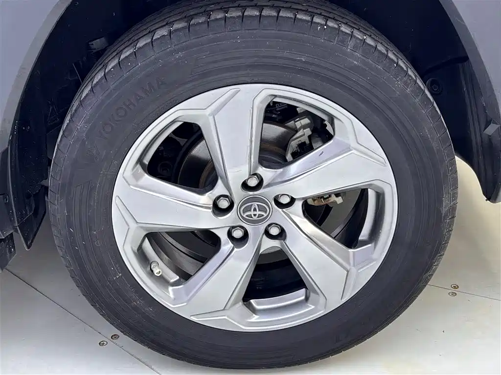 RAV4 2022 2.0L CVT Two-Wheel Drive Fashion Edition