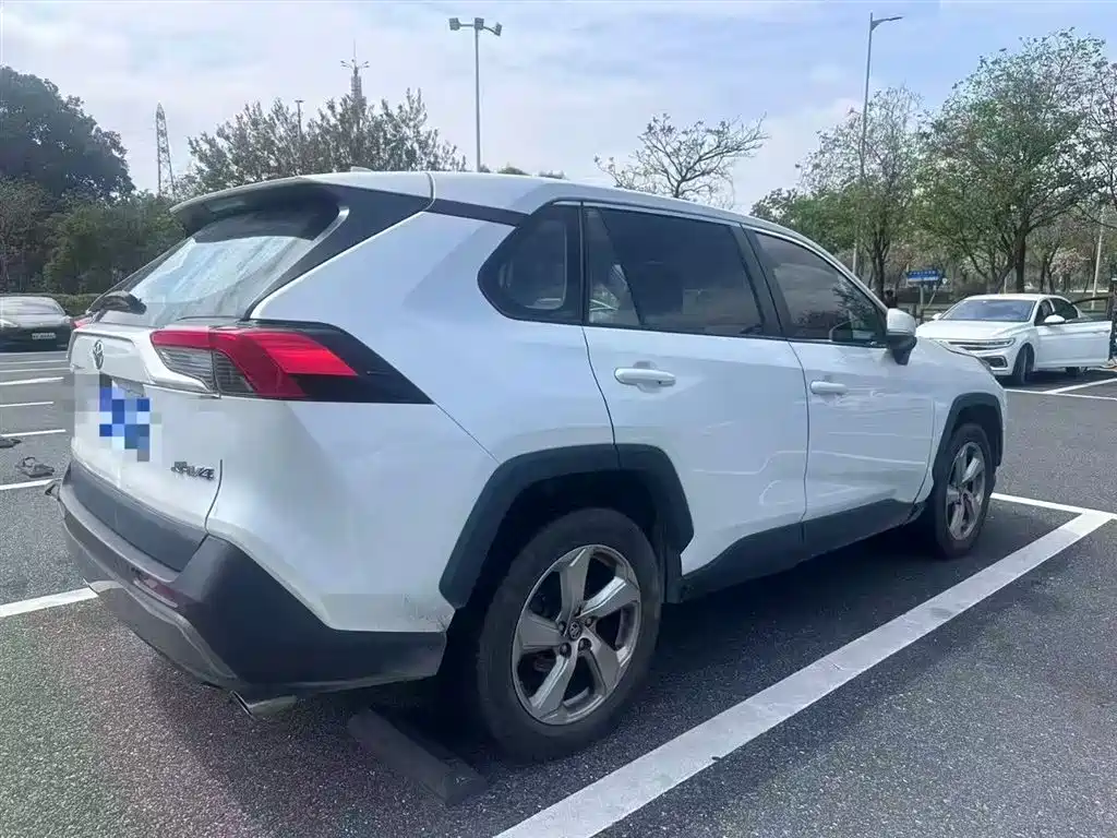RAV4 2022 2.0L CVT Two-Wheel Drive Fashion Edition