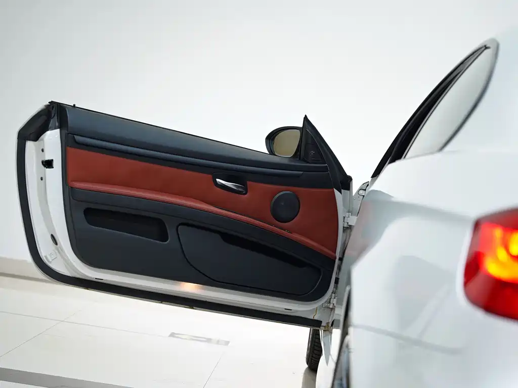 BMW M3 2011 Model M3 Two-Door Carbon Fiber Roof Edition