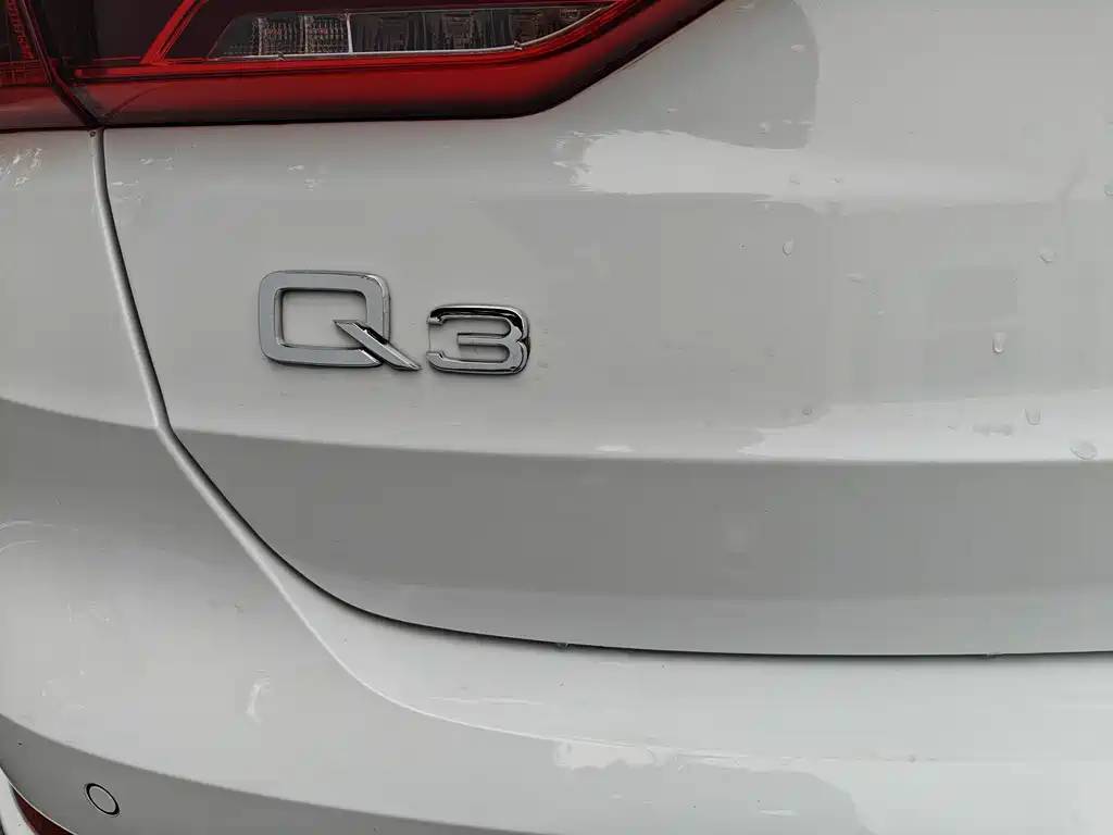 Audi Q3 2023 35 TFSI Sportline (1.5T)