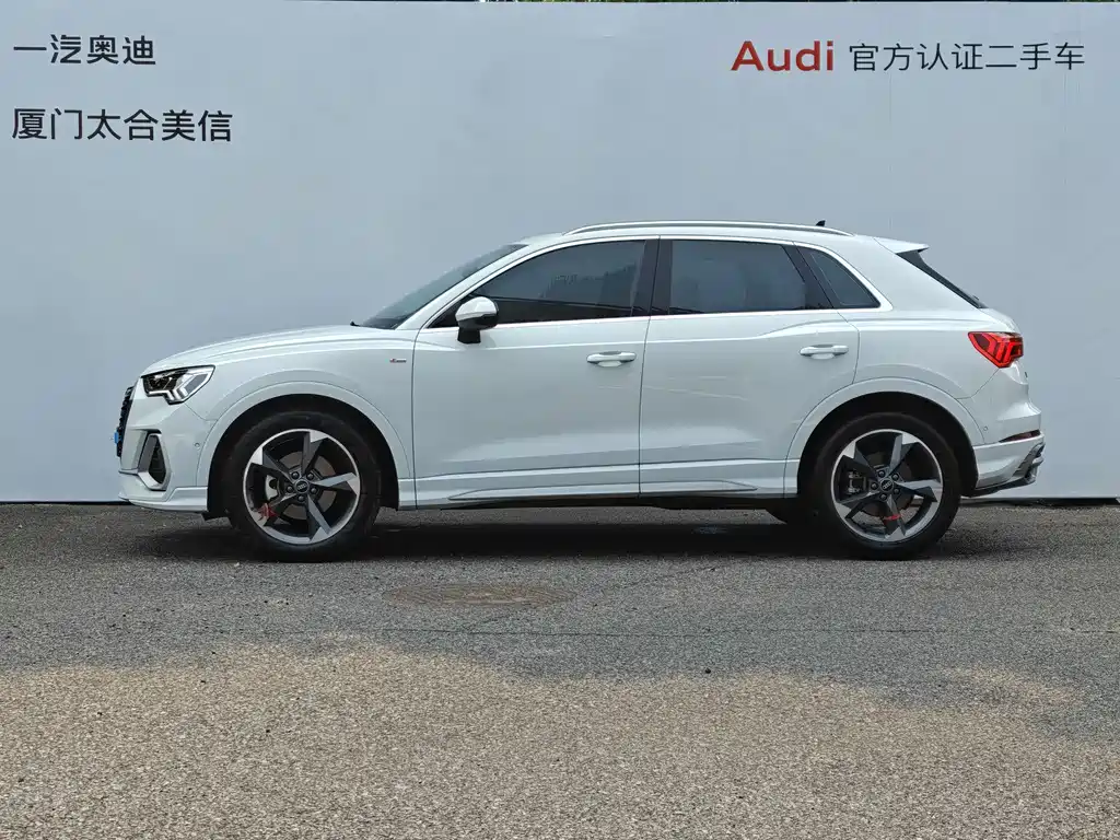 Audi Q3 2023 35 TFSI Sportline (1.5T)