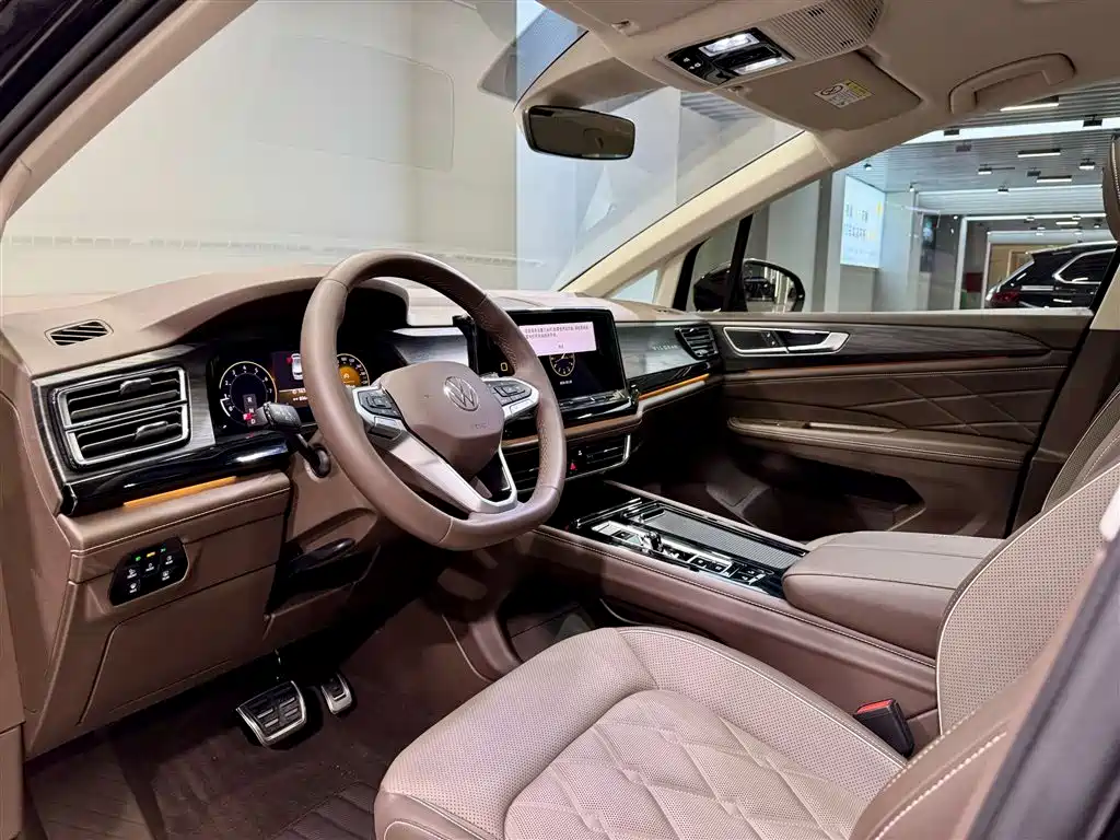 Viloran 2024 380TSI Prestige Edition