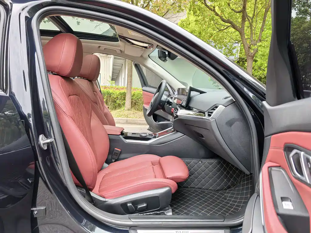 BMW i3 2024 model eDrive 35 L