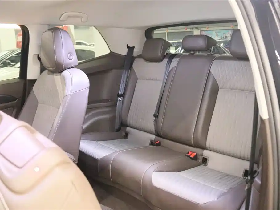 Viloran 2024 330TSI Business Edition