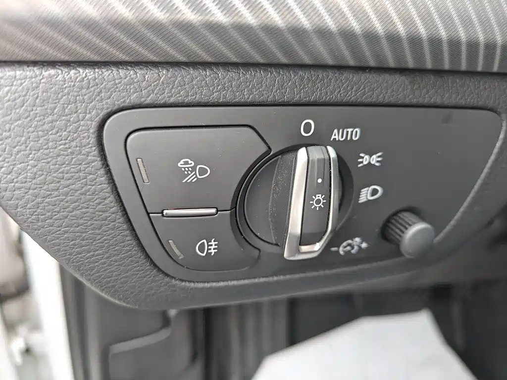 Audi Q5L 2018 45 TFSI Premium Fashion Edition National VI