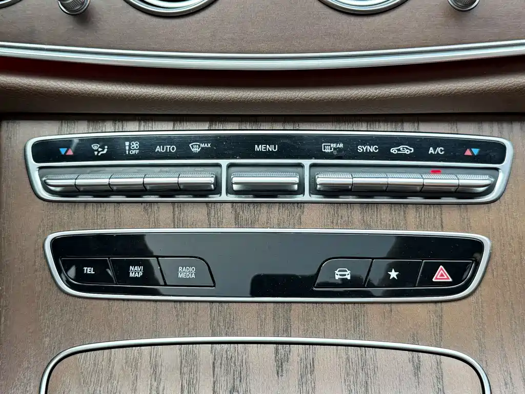 Mercedes-Benz E-Class 2022 E 300 L Fashion Edition