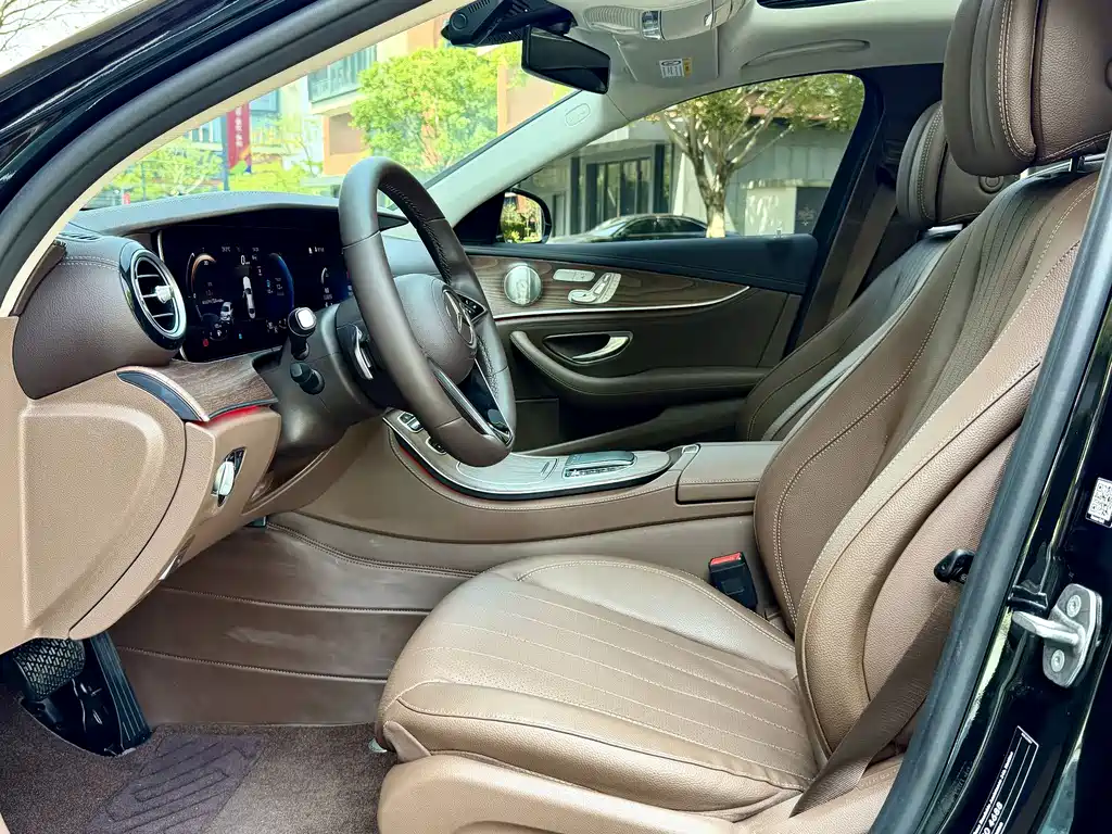 Mercedes-Benz E-Class 2022 E 300 L Fashion Edition