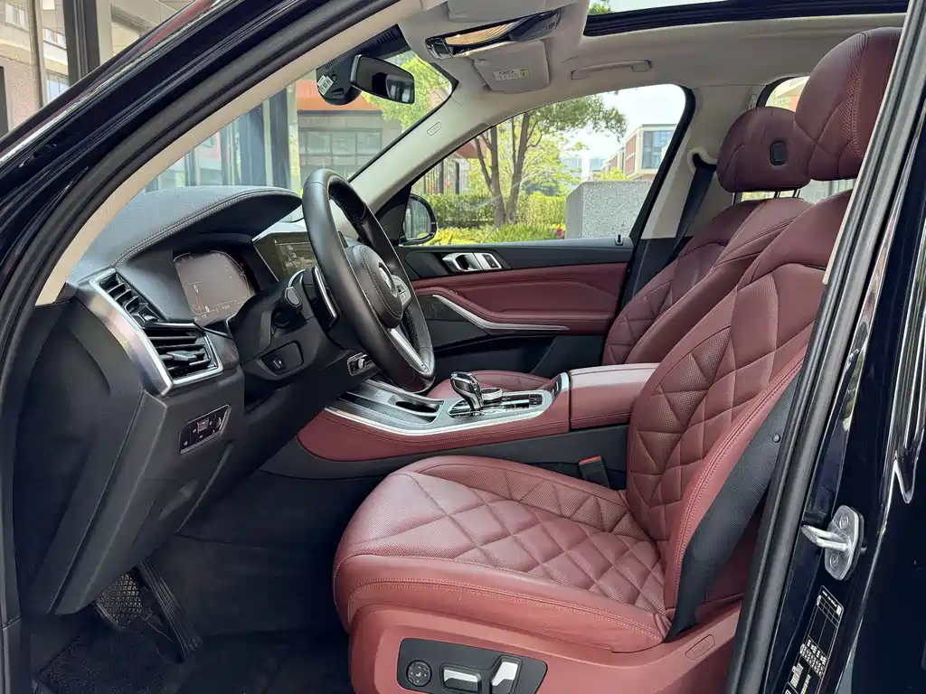 BMW X5 2022 xDrive 30Li M Sport Package