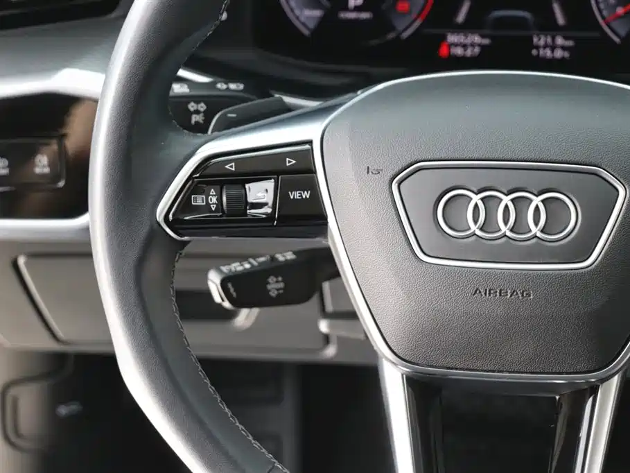 Audi A6 Import 2023 allroad quattro 55 TFSI Prestige Off-road Model
