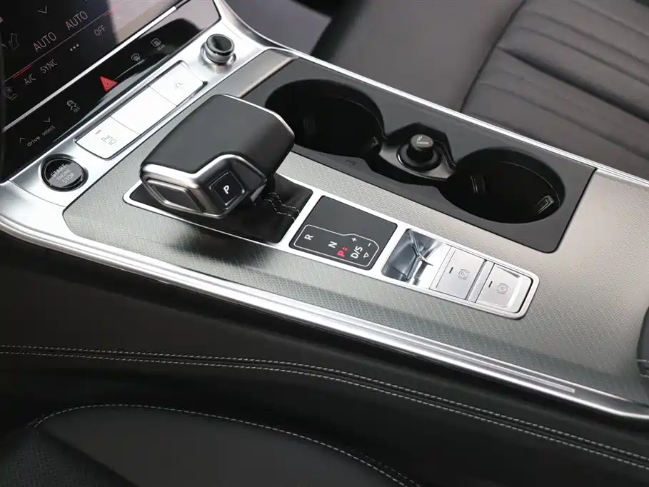Audi A6 Import 2023 allroad quattro 55 TFSI Prestige Off-road Model