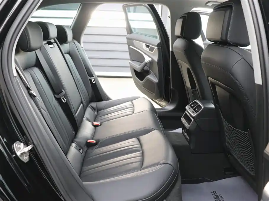 Audi A6 Import 2023 allroad quattro 55 TFSI Prestige Off-road Model