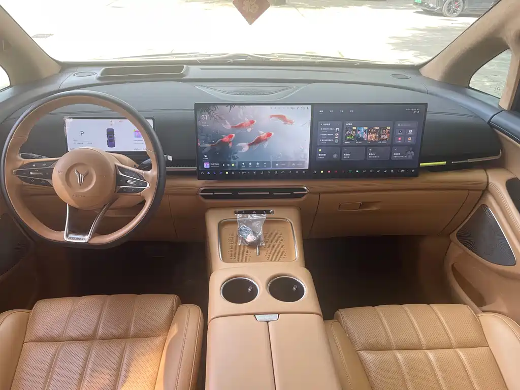Dreams Explorer 2025款 PHEV All-Wheel Drive Flagship Kunpeng Edition