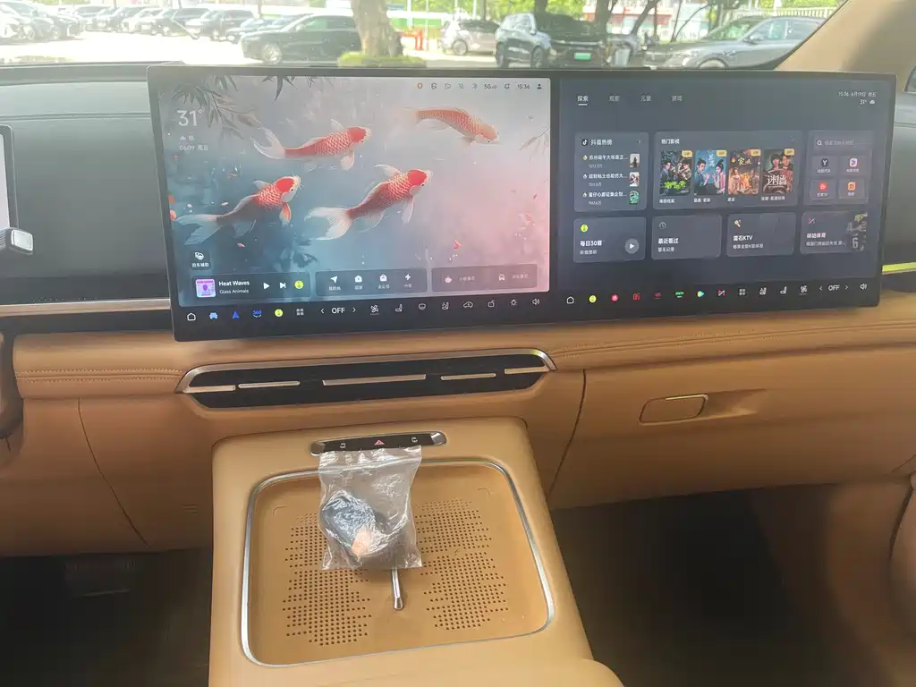 Dreams Explorer 2025款 PHEV All-Wheel Drive Flagship Kunpeng Edition