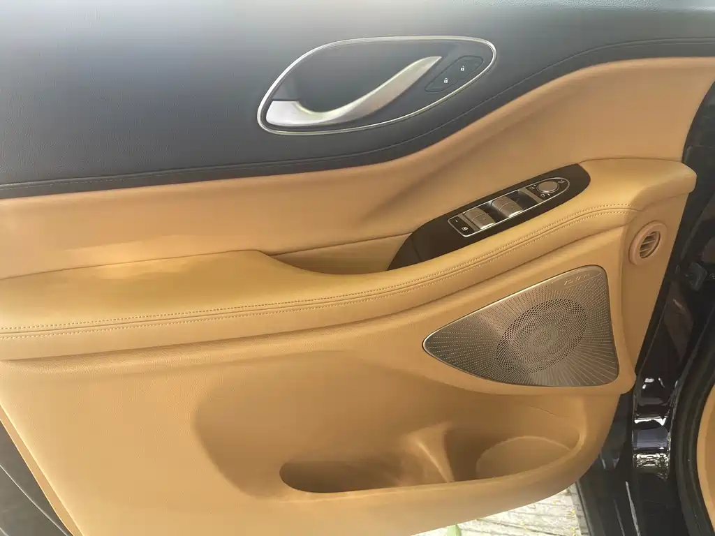 Dreams Explorer 2025款 PHEV All-Wheel Drive Flagship Kunpeng Edition