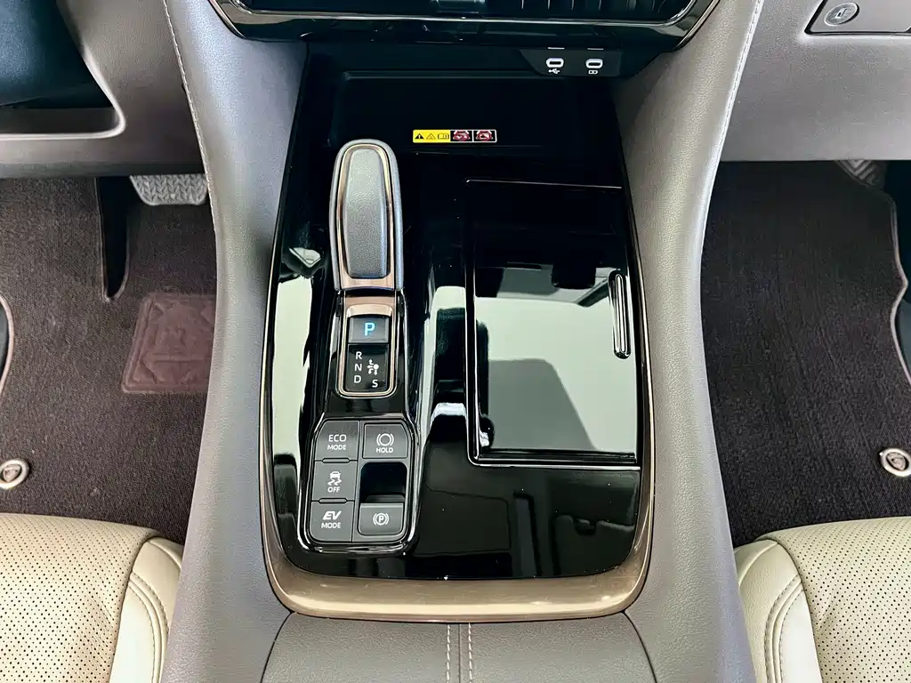 Alphard 2024 Model Double擎 2.5L Zhenxiang Edition