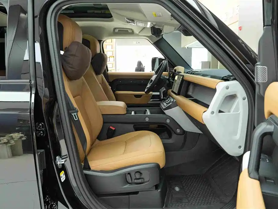 Land Rover Defender 2024 110 3.0T P400 Dark Special Edition