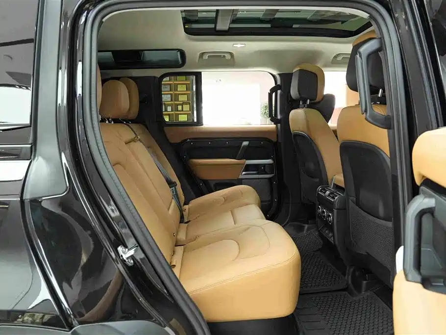 Land Rover Defender 2024 110 3.0T P400 Dark Special Edition