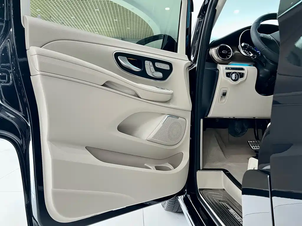 Mercedes-Benz V-Class 2022 260 L Long Wheelbase Luxury Edition