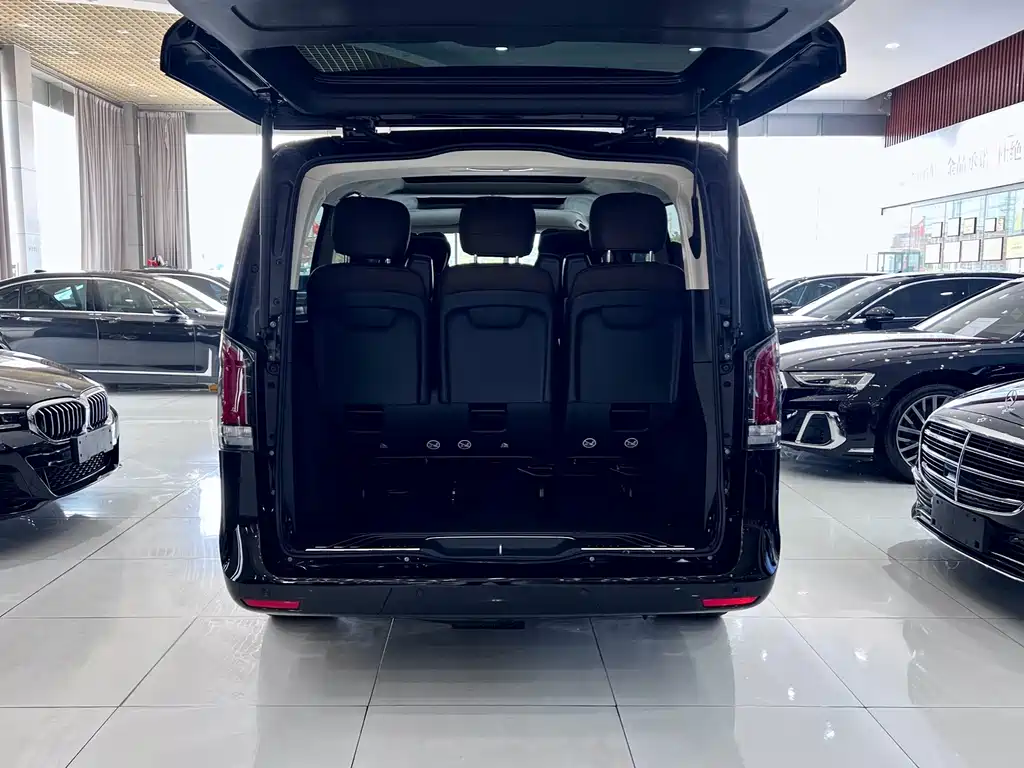 Mercedes-Benz V-Class 2024 300 L Long Wheelbase Luxury Edition