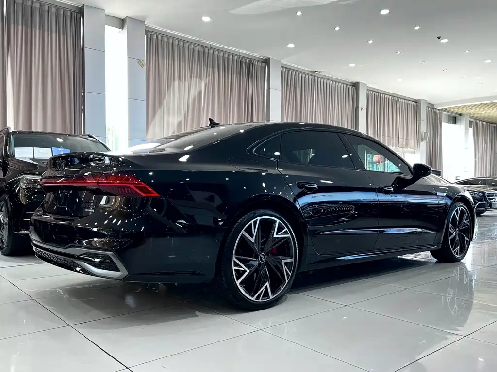 Audi A7L 2024 45 TFSI quattro Black Warrior Edition