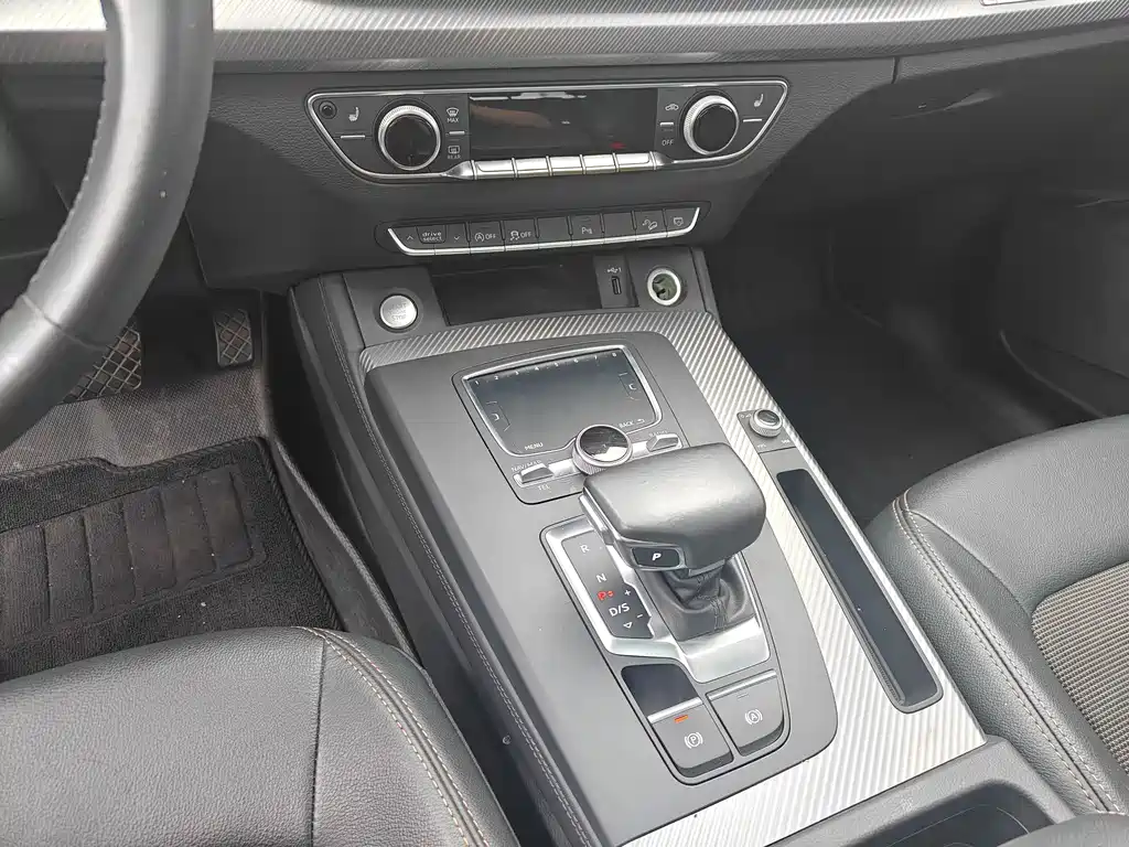 Audi Q5L 2018 45 TFSI Premium Fashion Edition National VI