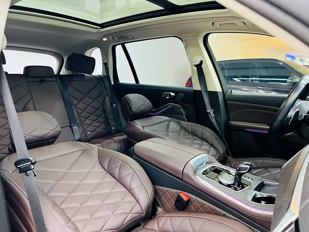 BMW X5 2022 xDrive 30Li M Sport Package