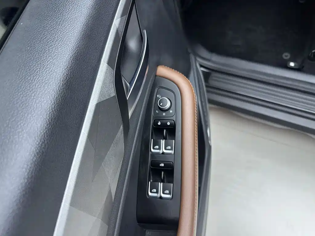 Venucia X6 2021 PRO 1.4T Automatic Luxury Edition
