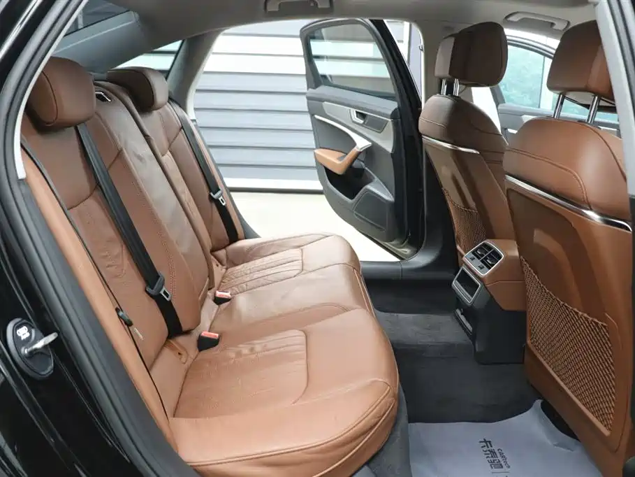 Audi A6L 2021 40 TFSI Luxury Aversion Edition