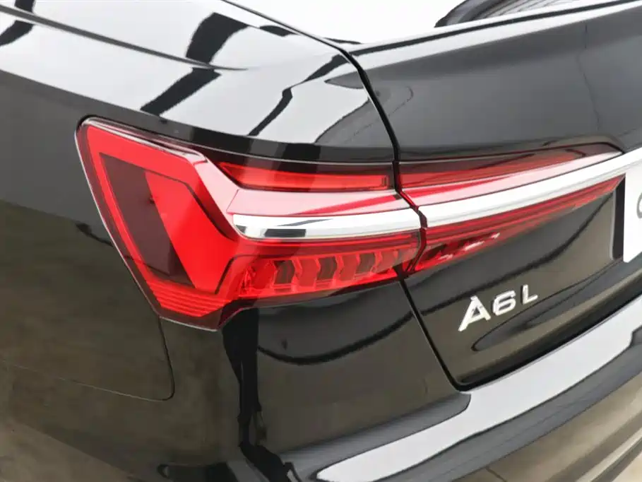Audi A6L 2021 40 TFSI Luxury Aversion Edition