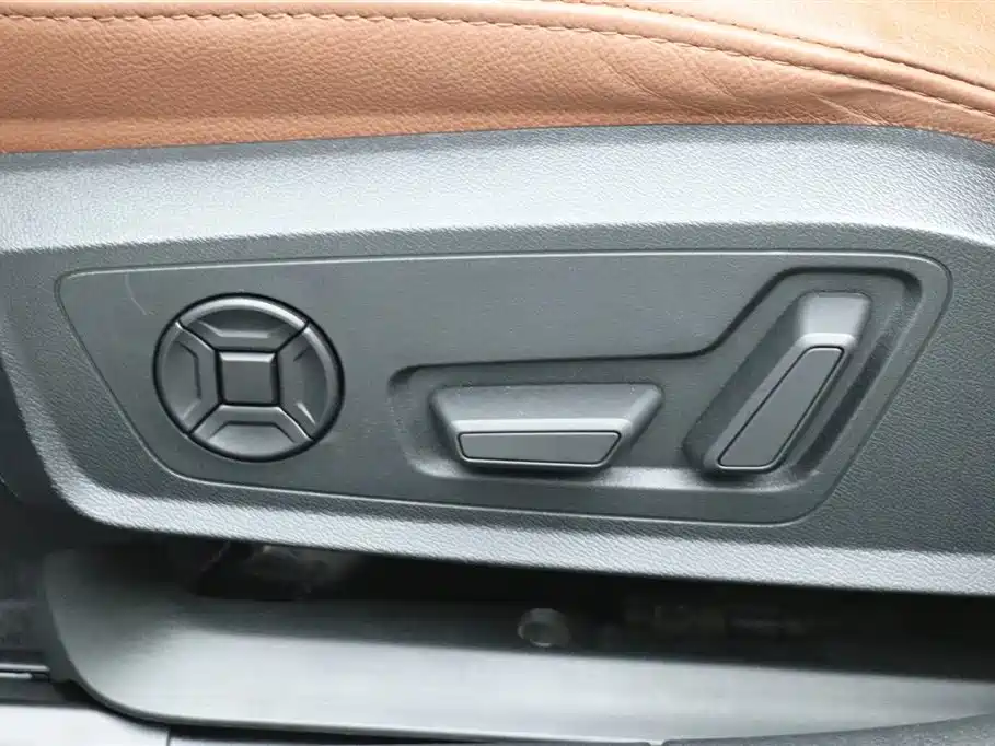 Audi A6L 2021 40 TFSI Luxury Aversion Edition