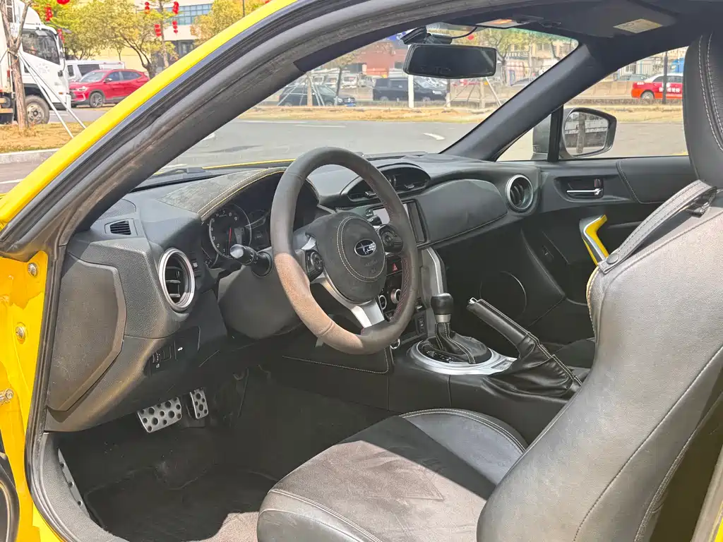 Subaru BRZ 2017 2.0i Automatic Type-RS Yellow Special Edition