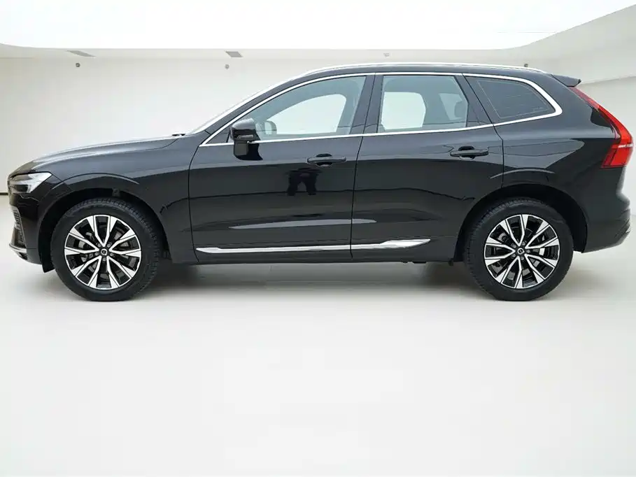 Volvo XC60 2024 B5 AWD Intelligent Distance Luxury Edition