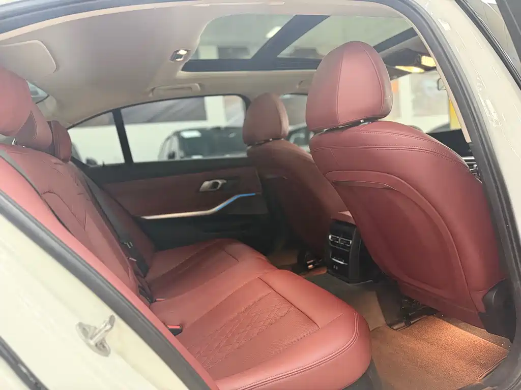 BMW i3 2022 eDrive 35 L