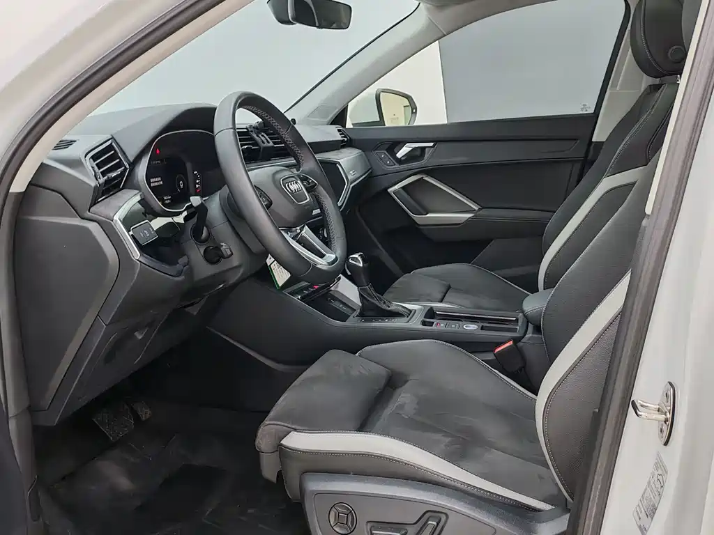 Audi Q3 2022 35 TFSI Sportline