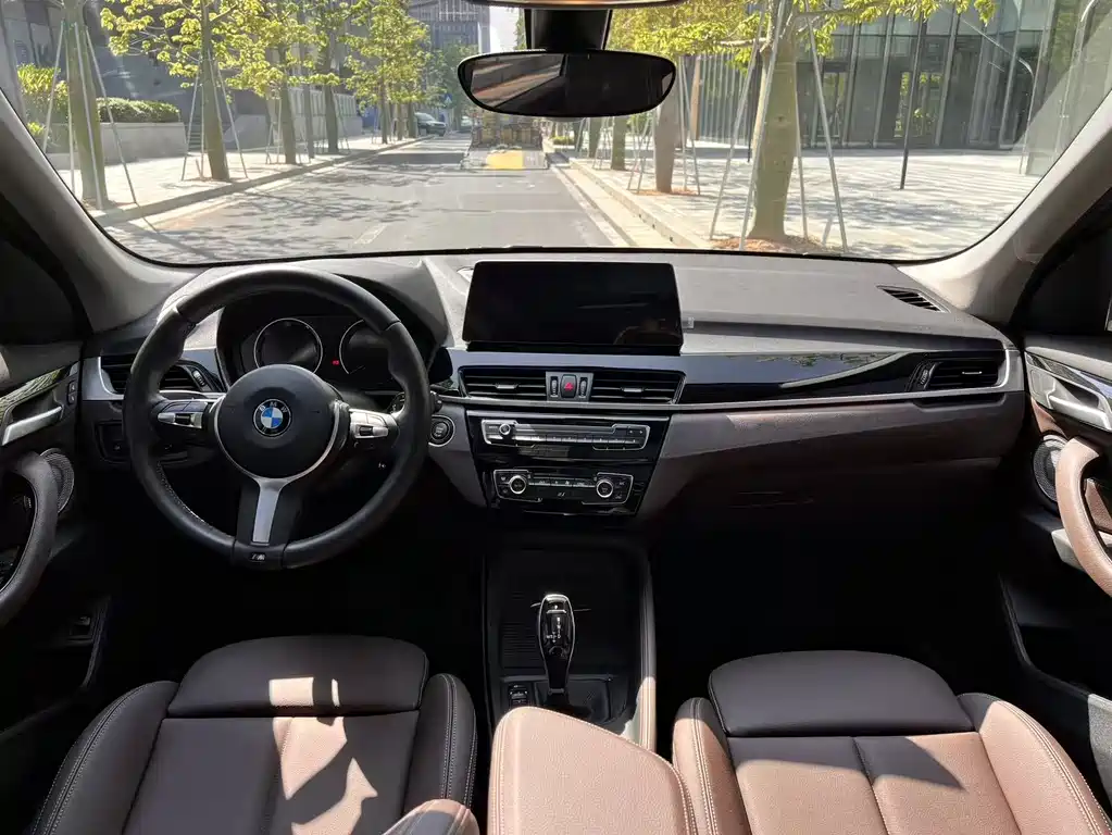 BMW X1 2021 sDrive25Li Leading Edition