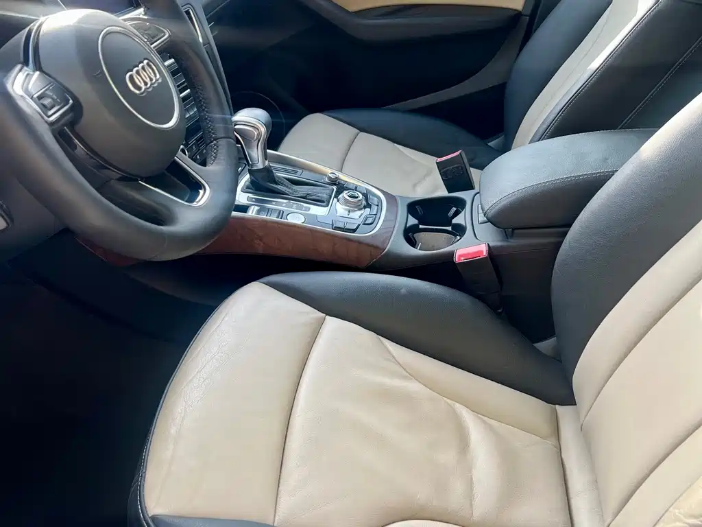 Audi Q5 2016 model Comfort Edition