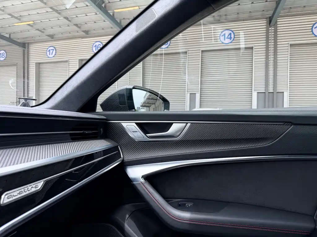Audi RS 6 2022 model RS 6 4.0T Avant